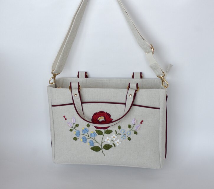 赤い花刺繍のショルダーバック | iichi 日々の暮らしを心地よくする