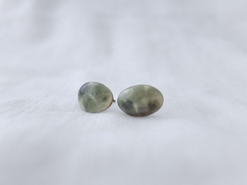 ピアス oval curve lightgreen