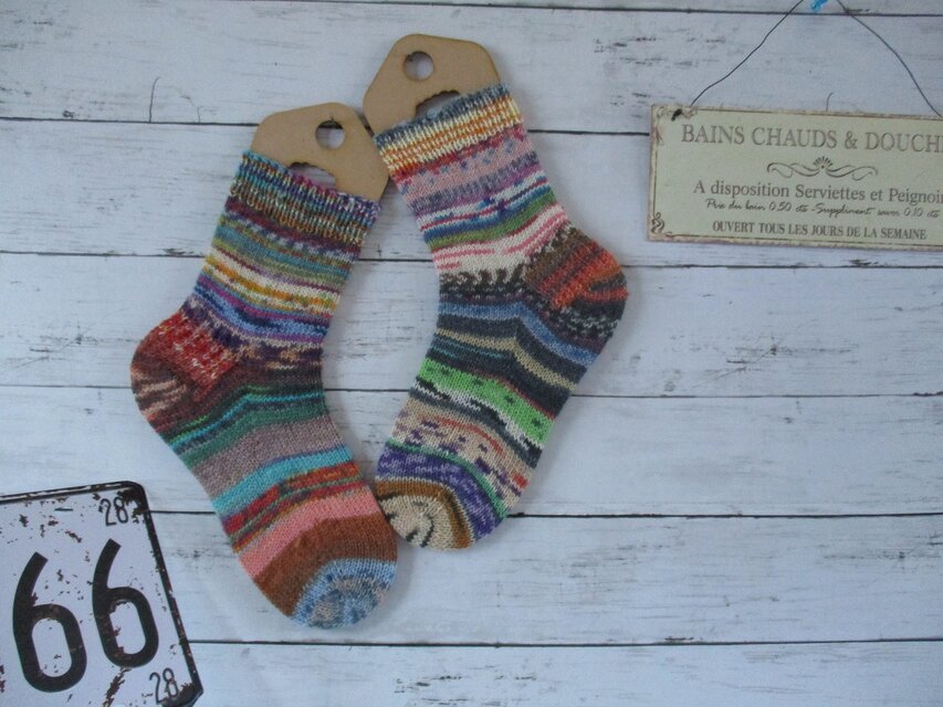 　手編みソックス　冷え対策　Opal カラフル　