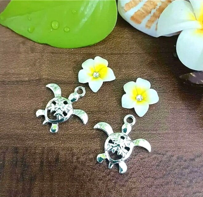 プルメリア❀イエロー ホヌポストピアス／イヤリング シルバー No.887