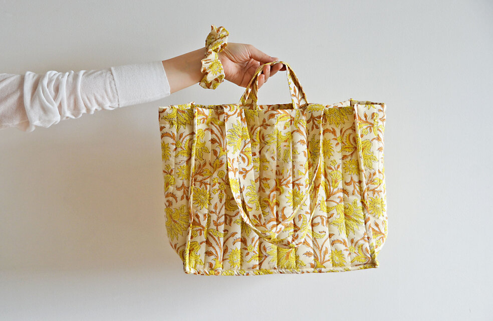 新作！2点限定！キルティングトートバッグ　ハンドブロックプリント　シュシュ付き♪ citronné（シトロネ）