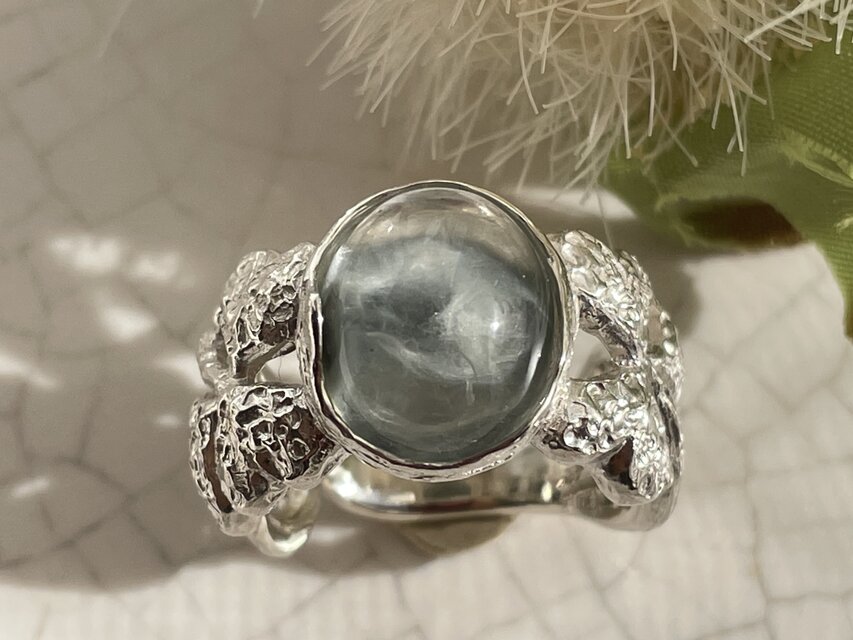 空と雲とクローバーのリング