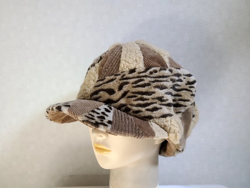 魅せる帽子☆ふわモコ暖か♪ボアとアニマル柄のパッチワークキャスケット～キャメル