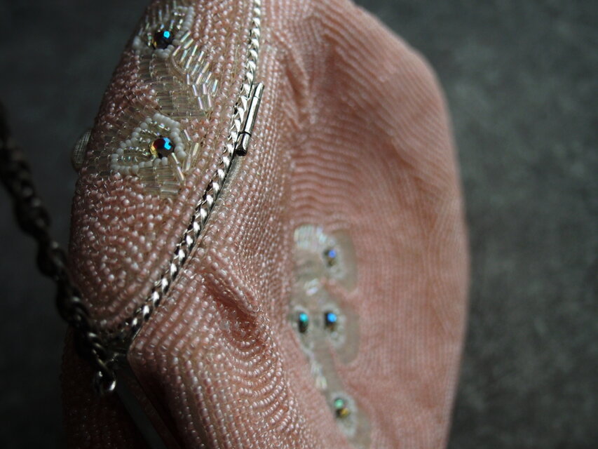 J*様 ビーズバッグ パーティーバッグ ヴィンテージバッグ アンティークビーズ Vintage】ビーズ刺繍バッグ Beaded Bag 東京手刺繍 ベージュ 孔雀の