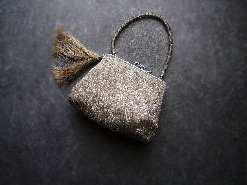 ビンテージバッグ　シャンパンゴールド　ビーズバッグ　タッセル付き　パーティバッグ