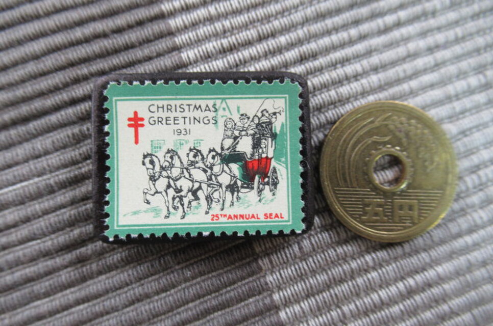 アメリカ クリスマス複十字切手ブローチ10684 | iichi 日々の暮らしを