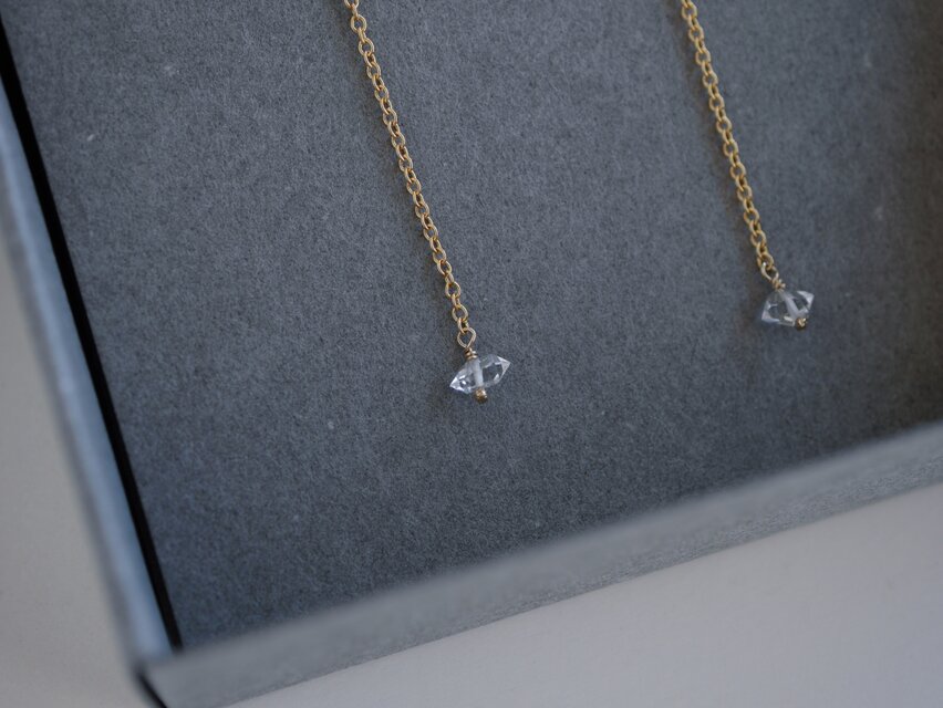 最上級ハーキマーダイヤモンド 14kgf アメリカンチェーンピアス 小さな一粒 華奢ピアス