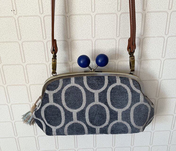 輸入生地　大きな木玉親子がま口長財布バッグ　