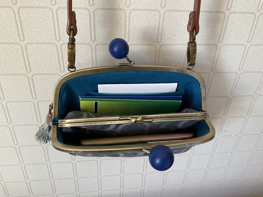 輸入生地 大きな木玉親子がま口長財布バッグ | iichi 日々の暮らしを