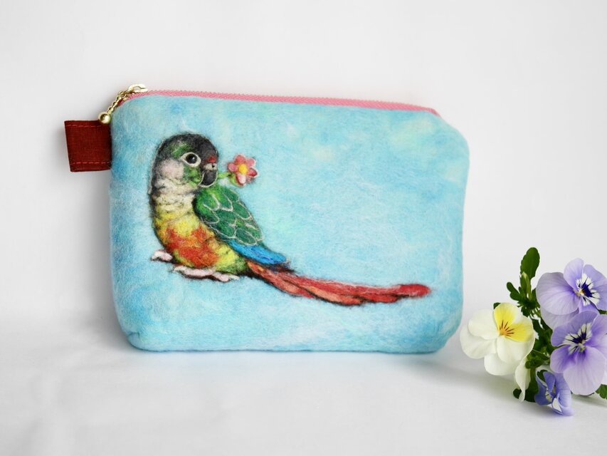 ウロコインコの羊毛フェルトポーチ