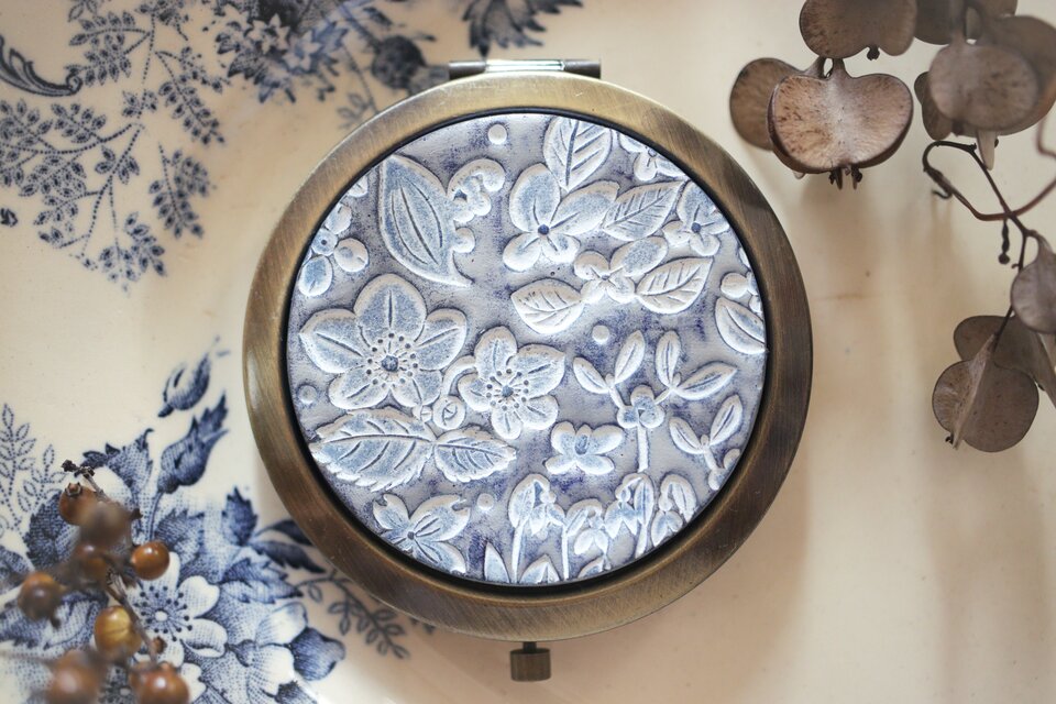 : : : 陶土の草花ミラー : : : 1408