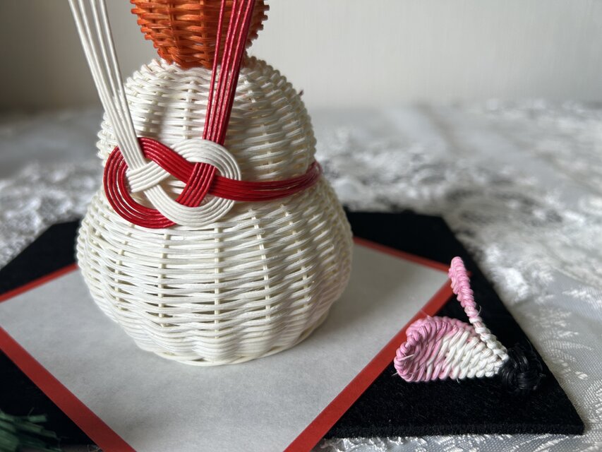 籐の鏡餅 小・1 | iichi 日々の暮らしを心地よくするハンドメイドや