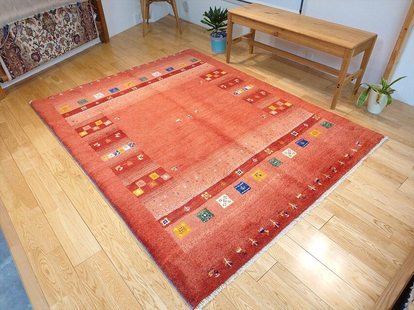 ペルシャ ギャッベ リビングサイズ ラグ 198x155㎝ 桃色 茜色 生命の木