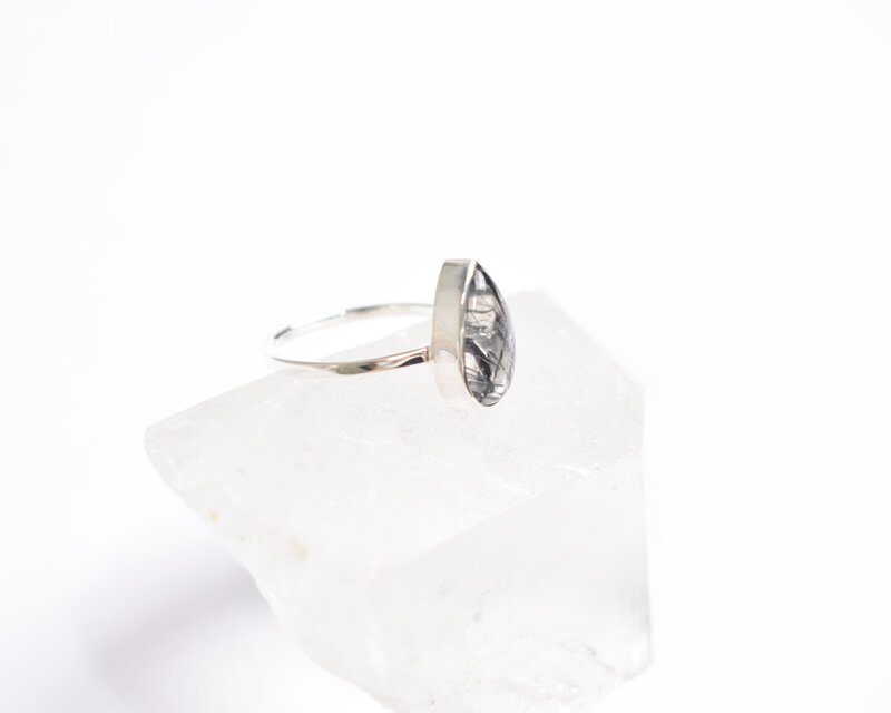ブラックルチルクォーツ（黒針水晶）のシルバーリング シルバー925