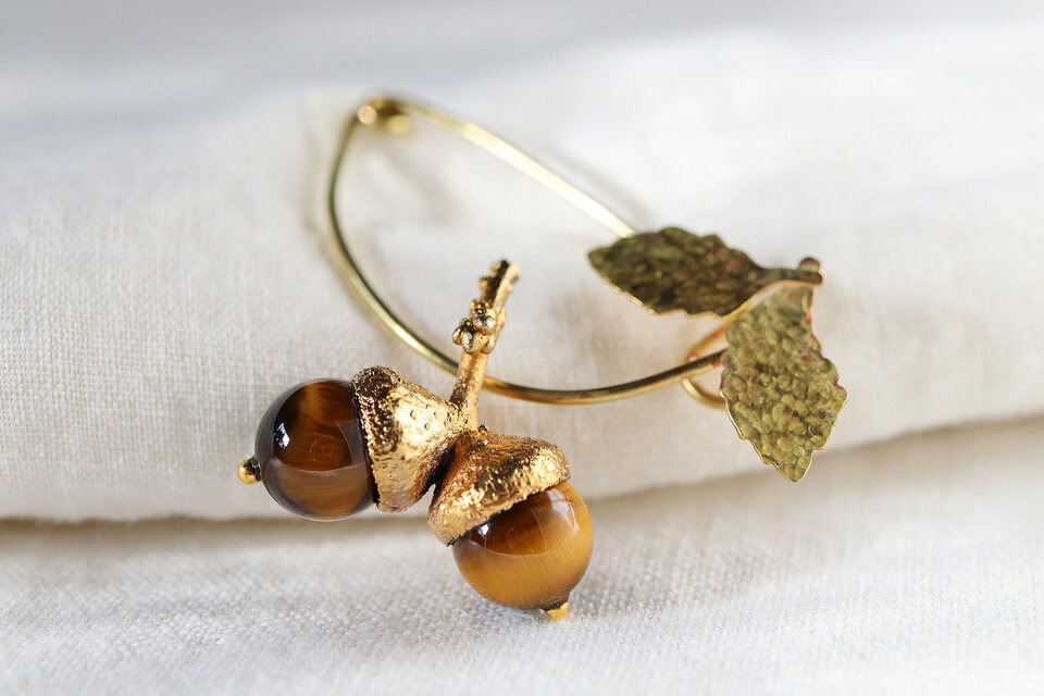 ドングリのブローチ［タイガーアイ］