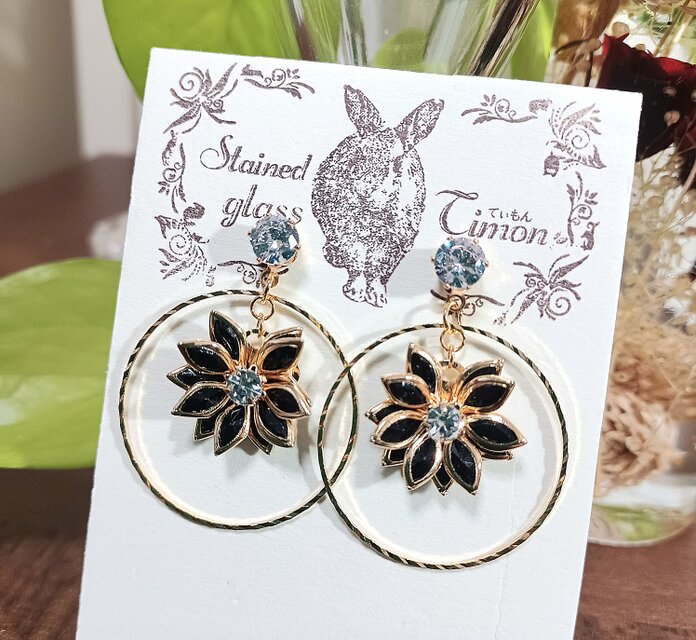 ブラックフラワー‪✿フープリング ネックレス・ポストピアスSet‬
