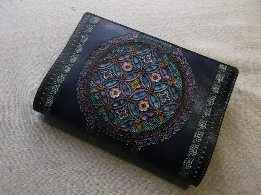 単行本サイズブックカバー  牛革　刻印＆拭き染め