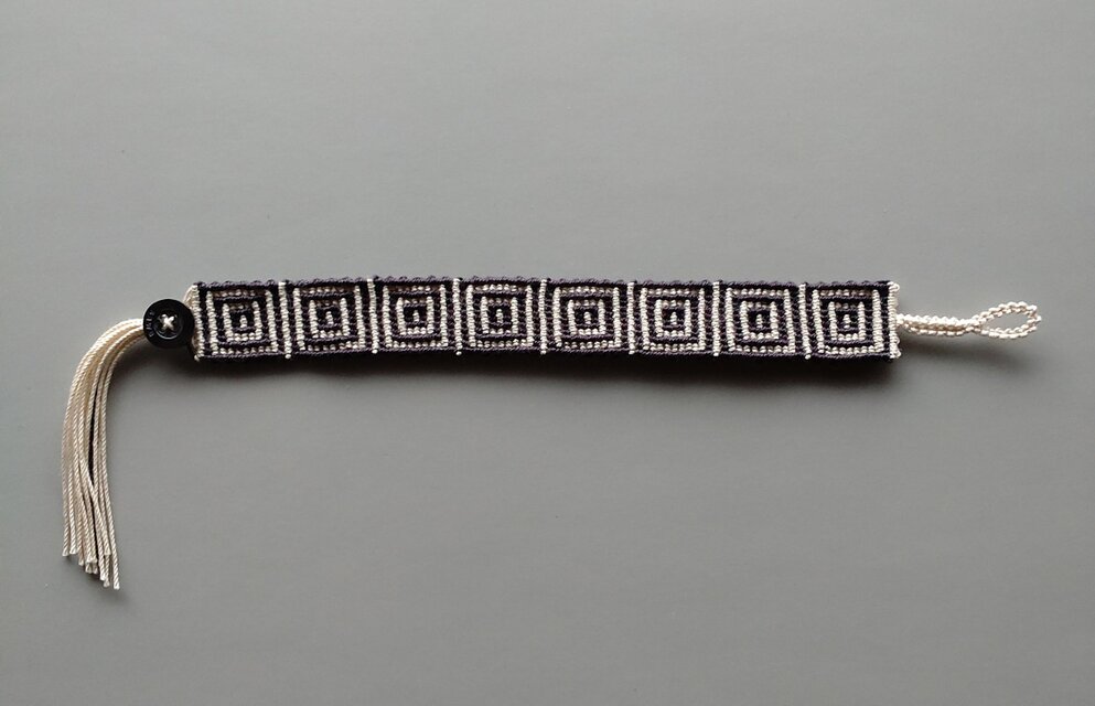 ブレスレット　ジオメトリー　ダークグレー　マクラメレース　