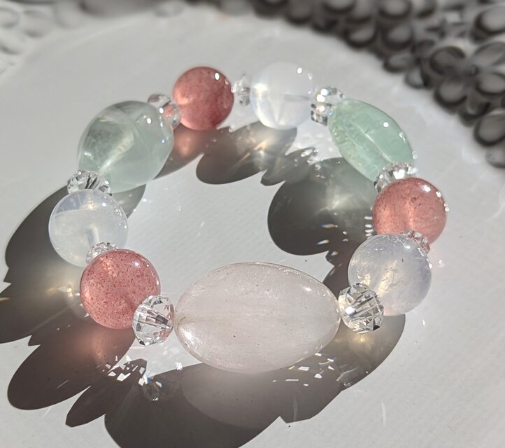 『アクアマリン（非加熱）&モルガナイト&ムスコバイトインクォーツ&ムーンクォーツ&クリアクォーツのブレスレット』