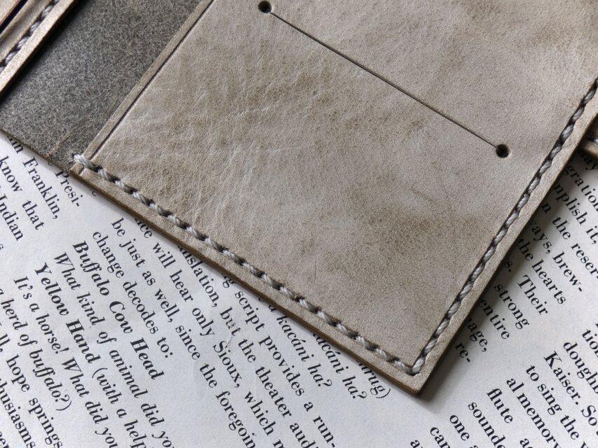 トラベラーズノートカバー／パスポートサイズ／革／グレー | iichi