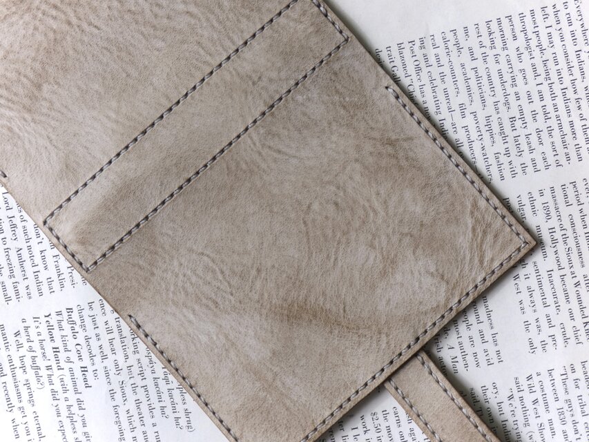 トラベラーズノートカバー／パスポートサイズ／革／グレー | iichi