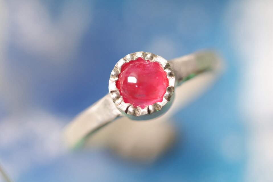 タイで惚れた1石】タイ産 リフュージョンルビー・シルバーリング【陽ノ