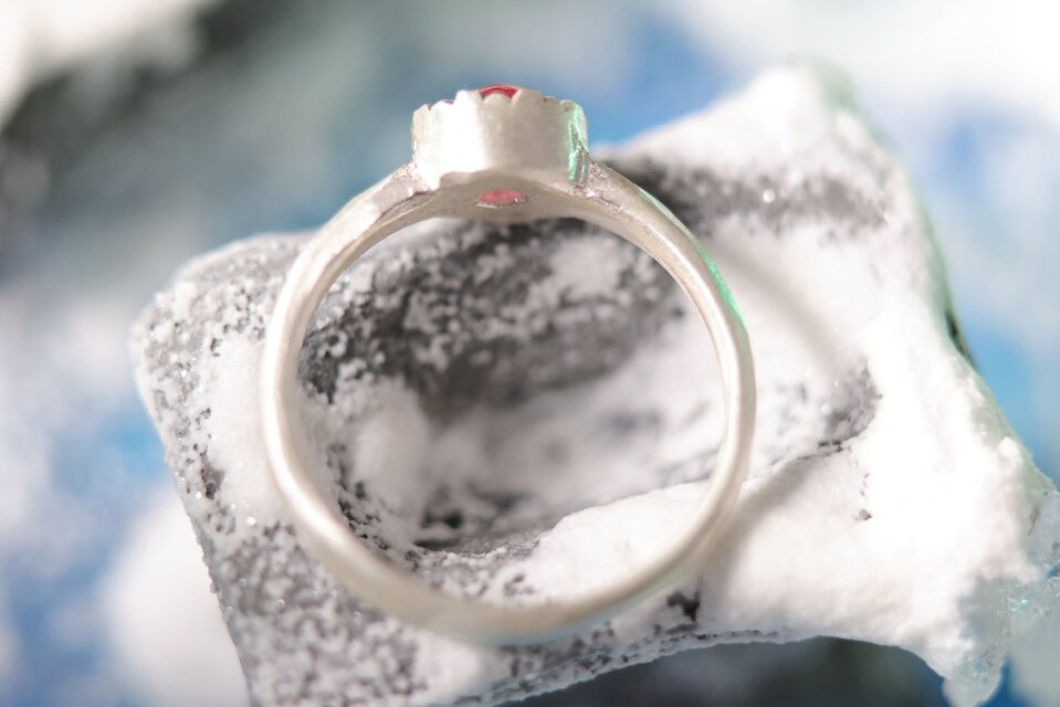 タイで惚れた1石】タイ産 リフュージョンルビー・シルバーリング【陽ノ