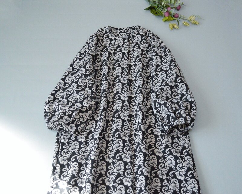 総裏ジャカード花柄シンプルなノーカラーポケット付大人可愛いコート♪