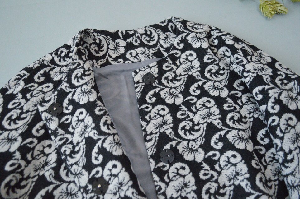 総裏ジャカード花柄シンプルなノーカラーポケット付大人可愛いコート