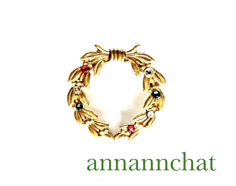【アメリカ製　クリスマスリース　swarovski　 真鍮　ピンブローチ】男性にも