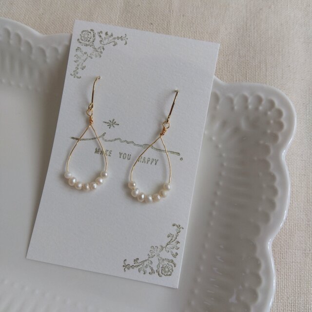 14kgf  小さな淡水パールのしずく型フープピアス
