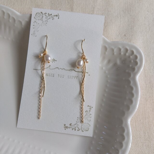 14kgf 淡水パールの品よいチェーンピアス