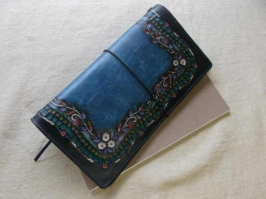 トラベラーズノートカバー　牛革、刻印＆拭き染め　カードポケット付き　