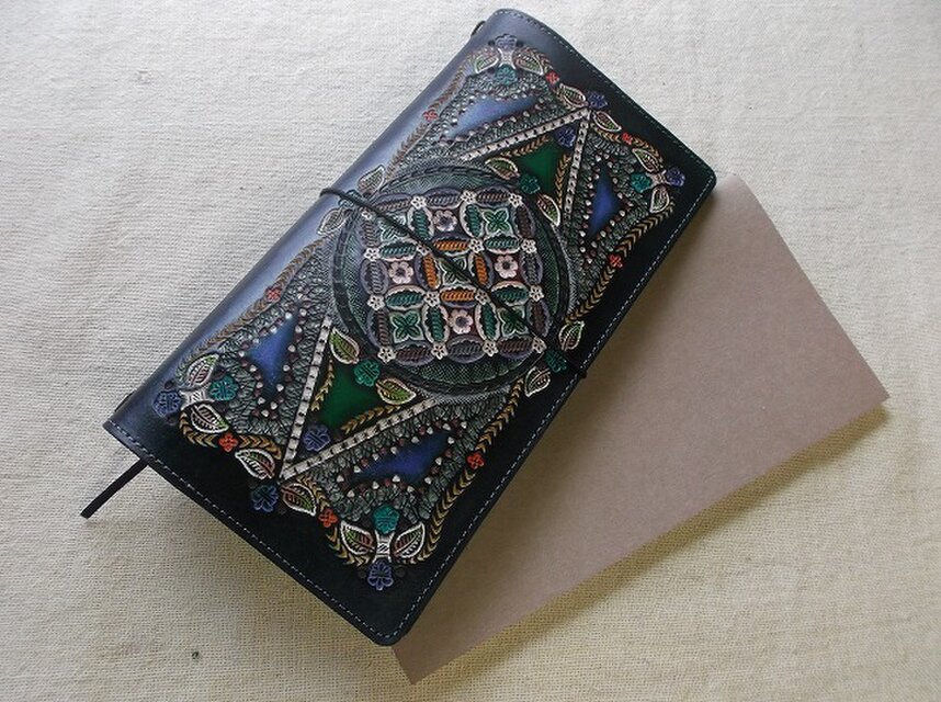 トラベラーズノートカバー　牛革、刻印＆拭き染め　カードポケット付き　