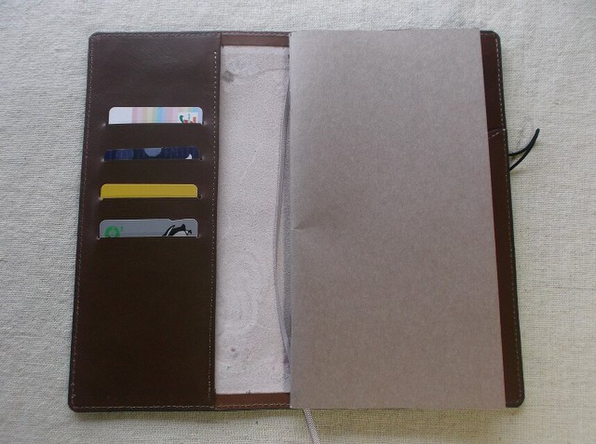 トラベラーズノートカバー　牛革、刻印＆拭き染め　カードポケット付き トラベラーズノートカバー 牛革、刻印＆拭き染め カードポケット付き