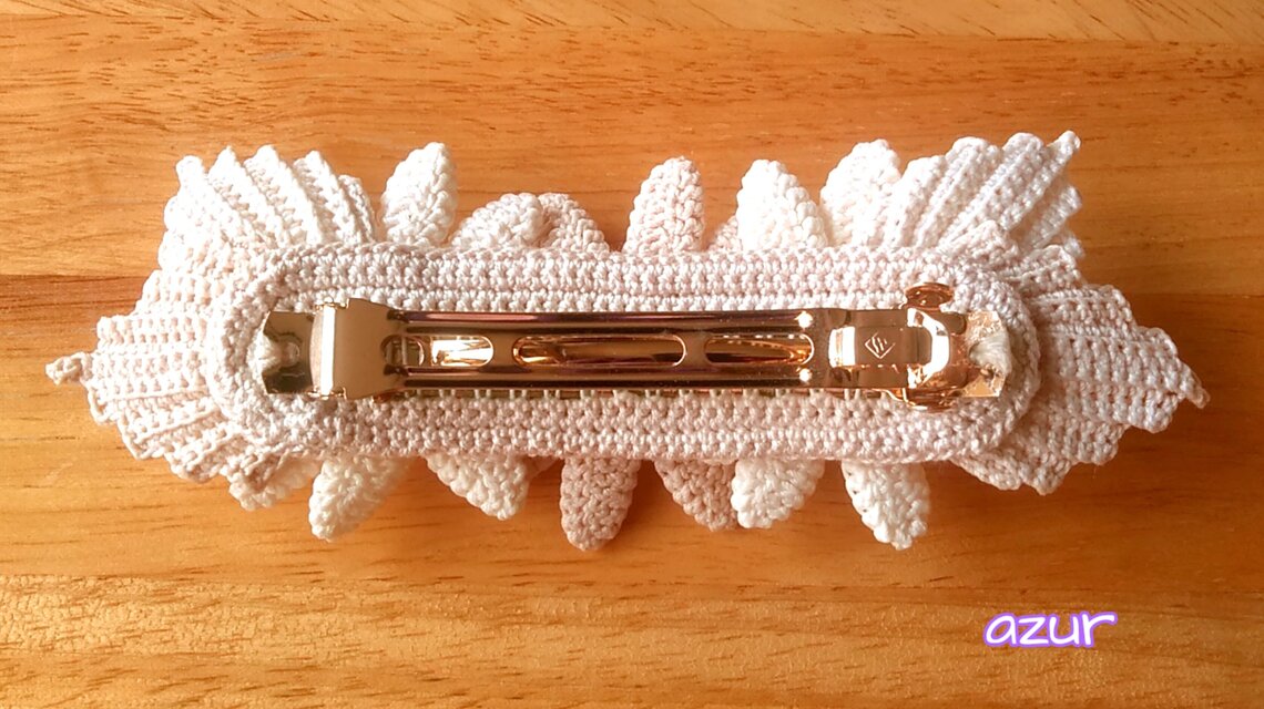 ジブリ♡4ママ さま　vintage ビーズ 花モチーフ　バレッタ 花のモチーフのバレッタ | iichi 日々の暮らしを心地よくする