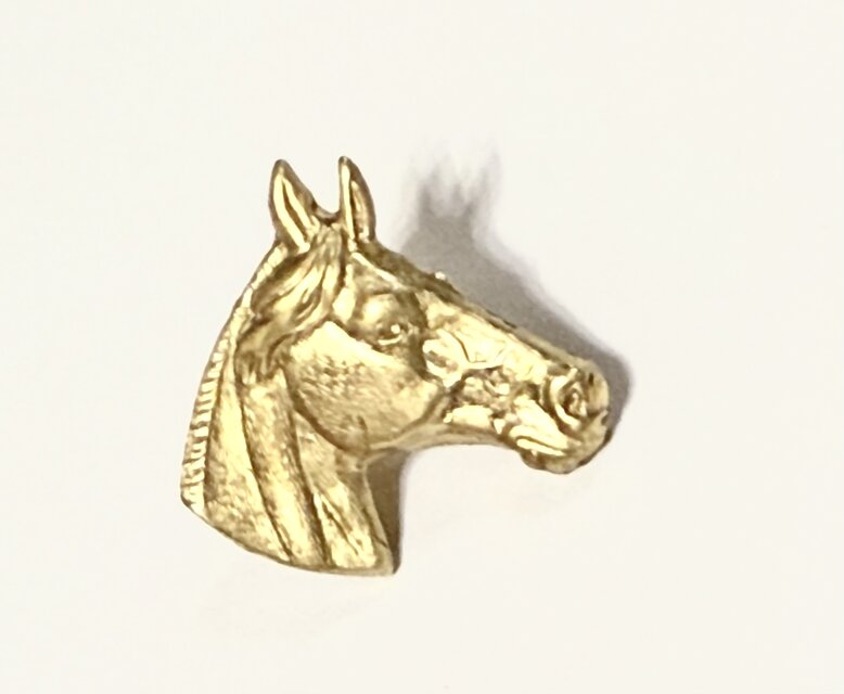 アメリカ製 馬 真鍮 ピンブローチ】横顔 2026 ゴールドカラー | iichi