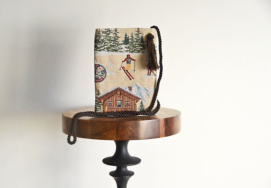 数量限定!   スイス製　ジャガード2way   スマホポーチ　montagne chalet    スマホショルダー　ギフト