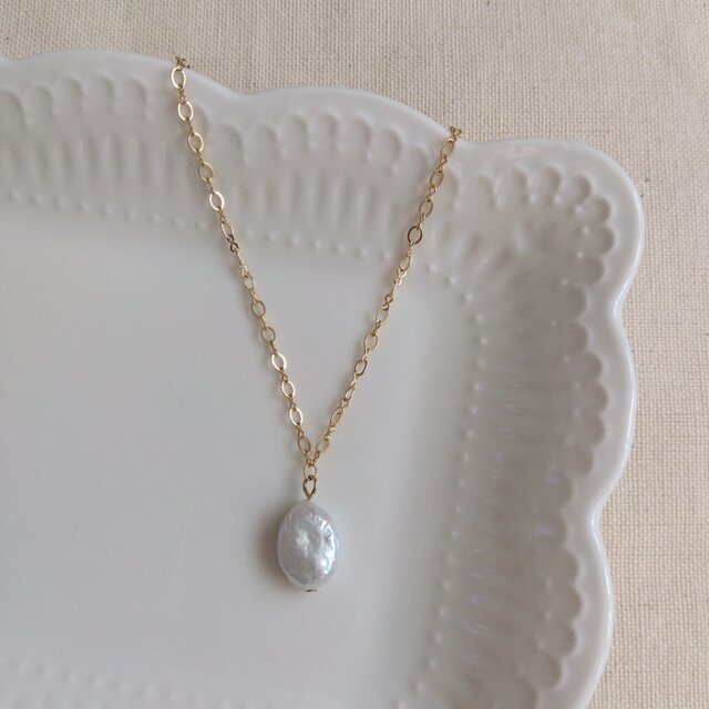 【 希少 】14kgf 照りのよいホワイトの淡水コインパールネックレス