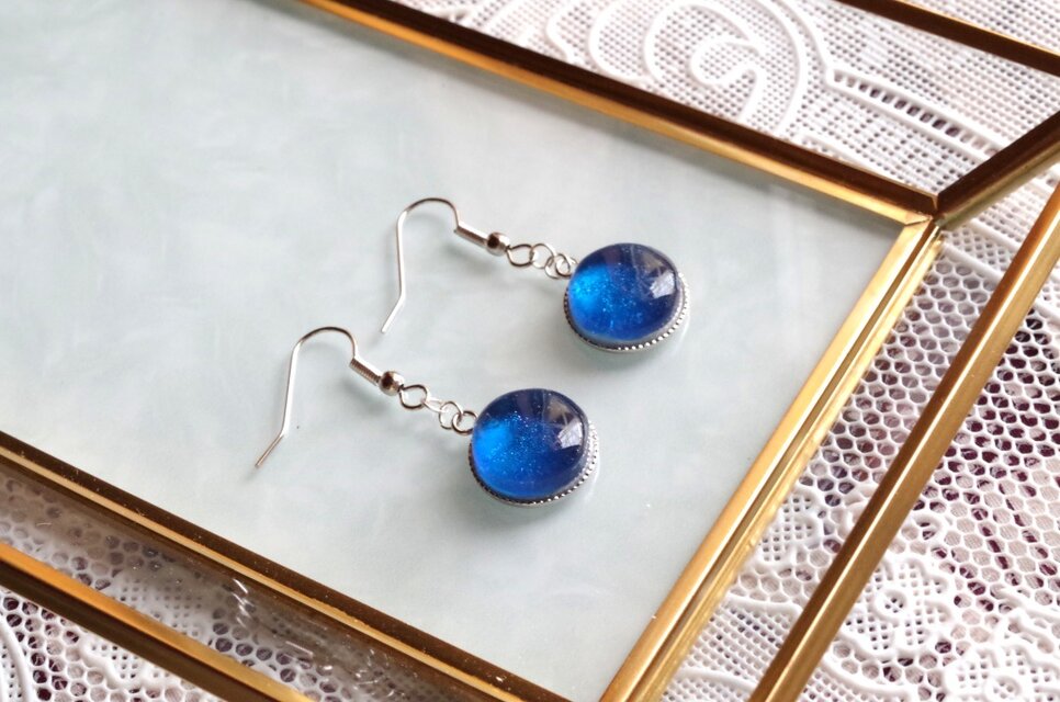 レジンアート　ラウンドピアス〈満天〉