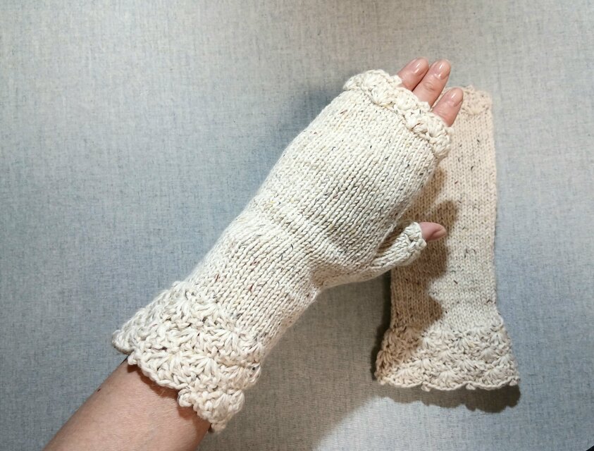 ＊ Frost LaceHand Warmer ＊アンゴラシルク × メリノウールきなりオフホワイト系（女性用M～L）