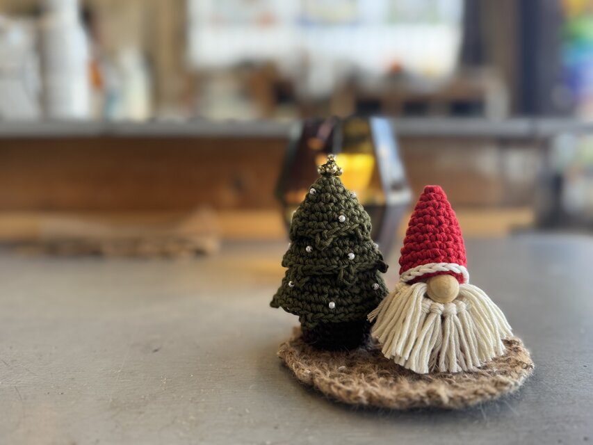 santa &the tree サンタとクリスマスツリー　あみぐるみ　省スペース　置物　オブジェ