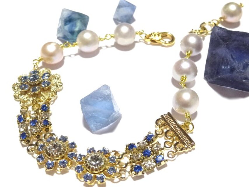 ヴィンテージブルーストーンのフラワーブレスレット【B】