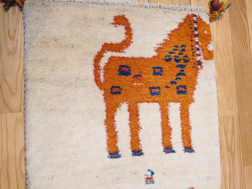 ペルシャ ギャッベ ランナー中 ラグ 135x53cm 3匹のライオン RJ12937