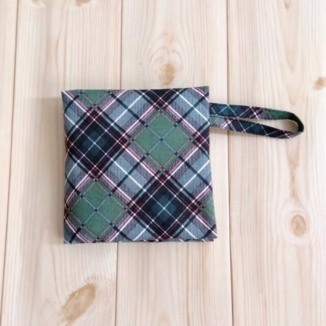 持ち手付き　携帯ティッシュケース　ボックスティッシュから詰替え　吊り下げ　タータンチェック　グリーン　529