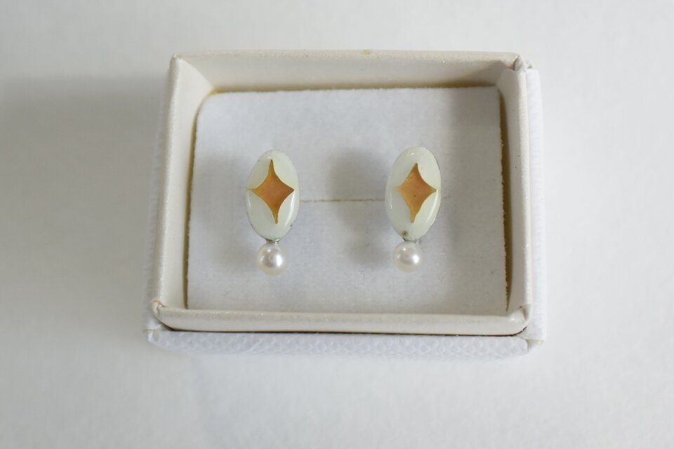 冬の精霊ピアス｜七宝焼