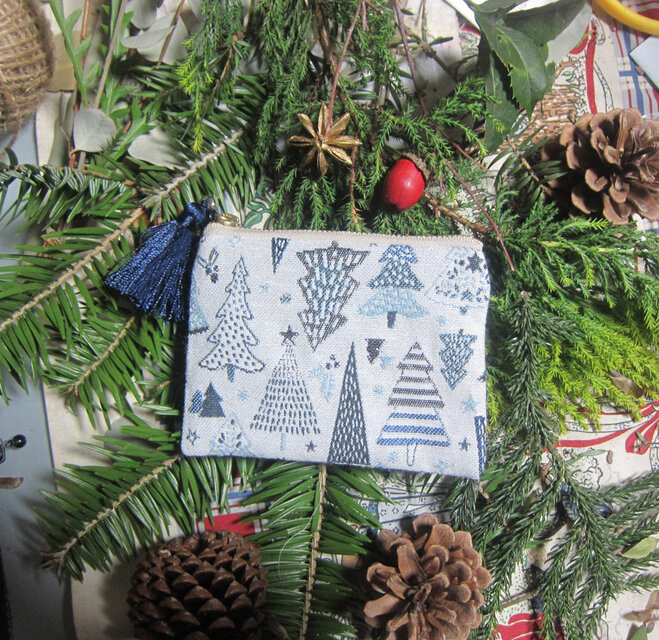 クリスマス　もみの木のポーチ（S)　祝降誕　イエスキリスト　コスメいれ　カード入れ