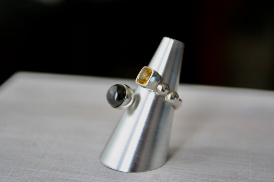 ヘマタイト＆シトリン silverリング | iichi 日々の暮らしを心地よく