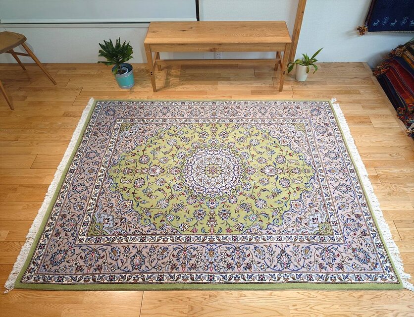 ペルシャ絨毯 カシャーン産 ライトグリーン エメラルドグリーン 若草色