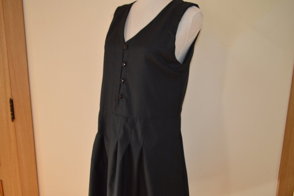 大人の雰囲気！「ジャンパースカート」